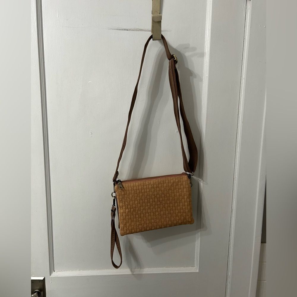 Jen and co crossbody